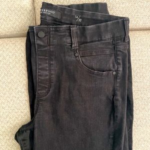 Liverpool Los Angeles black skinny jeans 
14/32
LOVED these jeans!